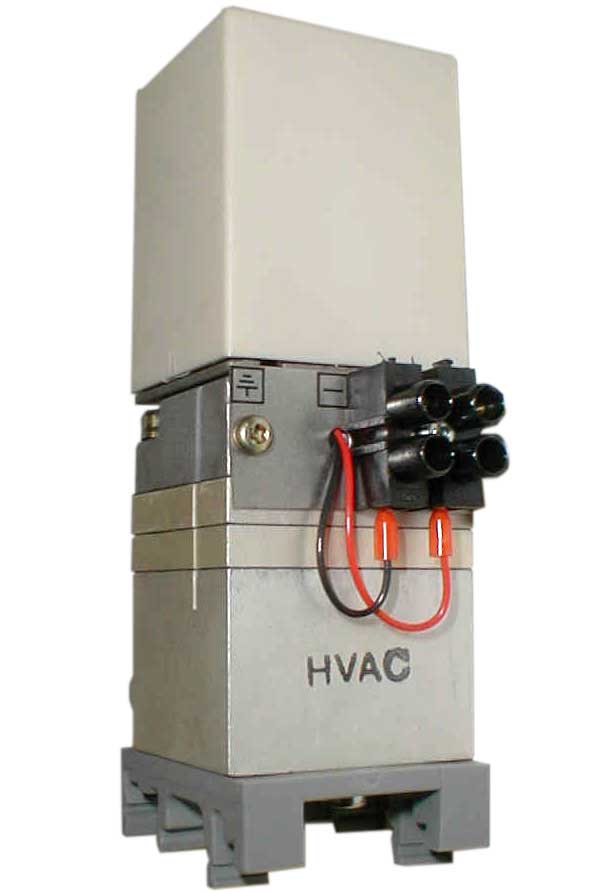 Type 22/0716 HVAC current to pneumatic converter with DIN rail mounting